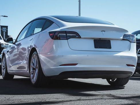 Used 2021 Tesla Model 3 Standard Range Plus image 7