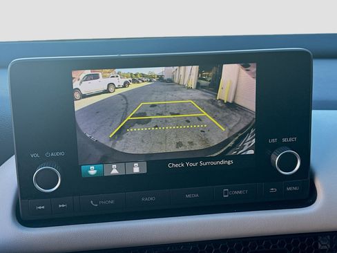 Used 2025 Honda HR-V LX image 11