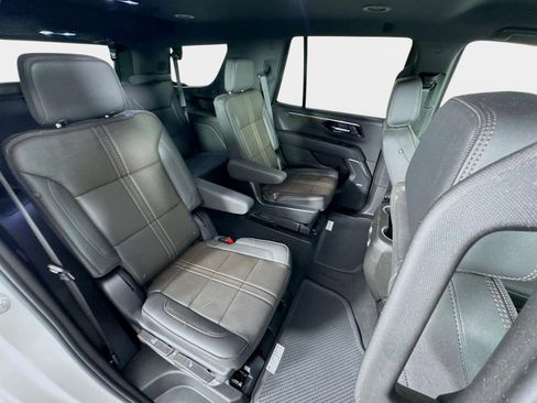 Used 2025 Chevrolet Tahoe High Country RWD image 30