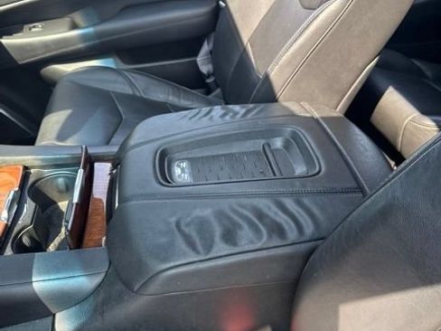 Used 2015 Cadillac Escalade ESV Luxury AWD/4WD image 12