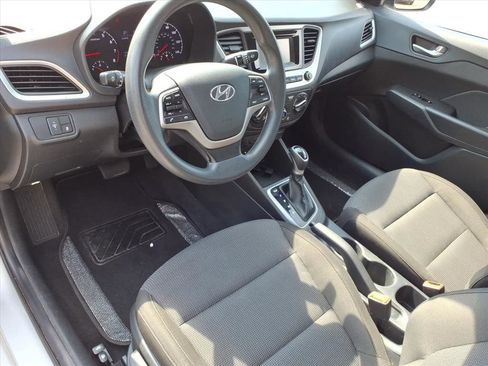 Used 2021 Hyundai Accent SE FWD image 12