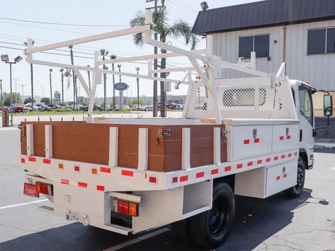 Used 2019 Isuzu NPR image 11