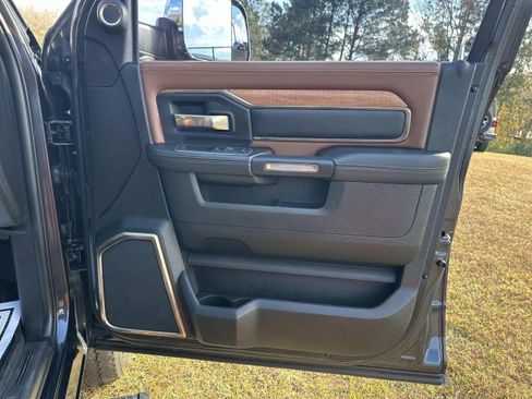 Used 2022 RAM 2500 Limited image 14