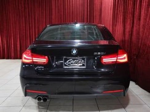 Used 2018 BMW 330i Sedan w/ M Sport Package RWD image 9