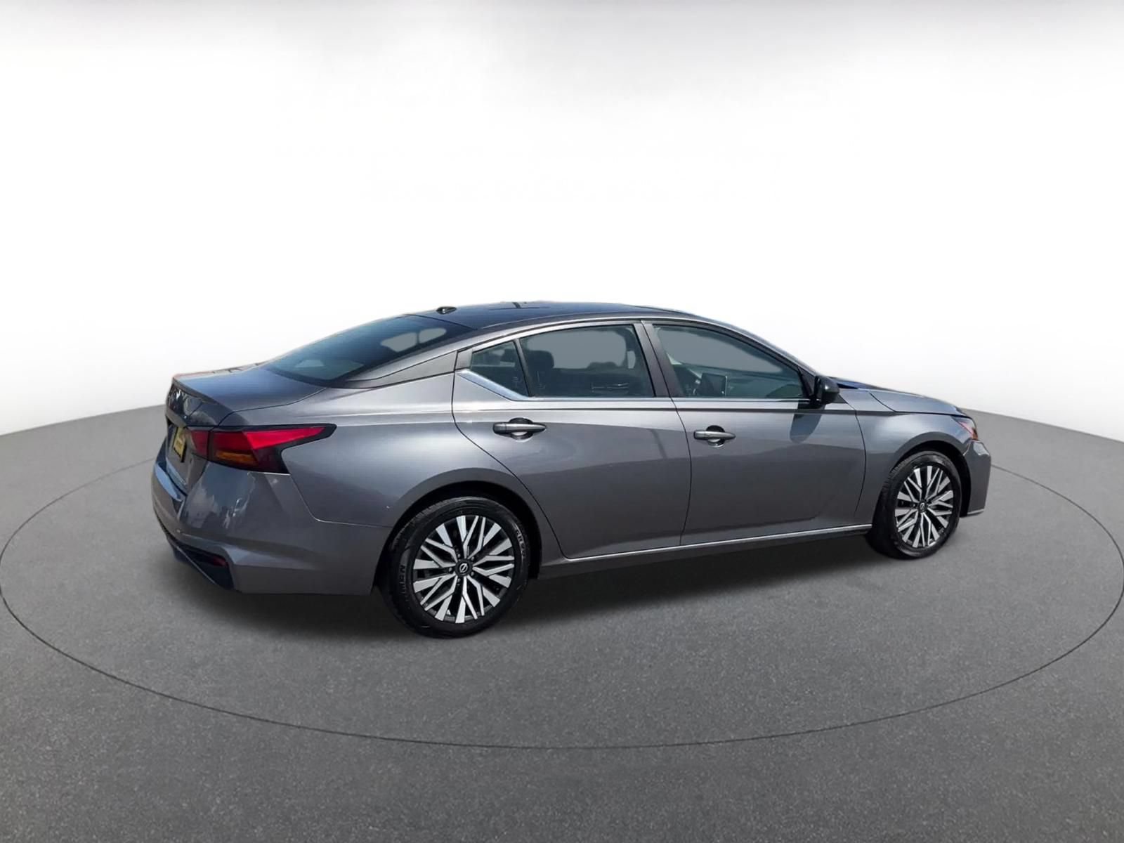 Used 2026 Nissan Altima 2.5 SV FWD image 14