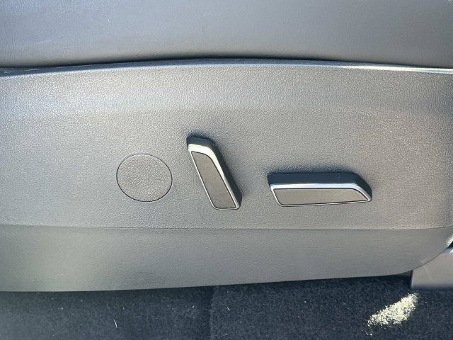 Used 2022 Tesla Model Y Performance AWD/4WD image 23