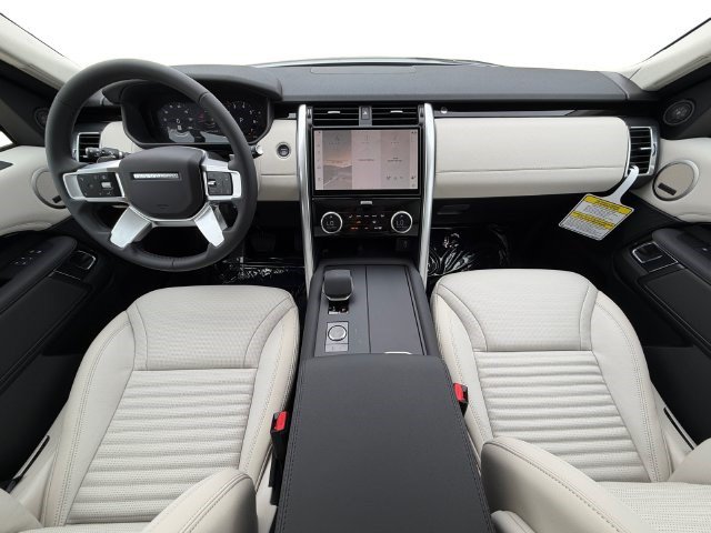 New 2026 Land Rover Discovery S AWD/4WD image 12