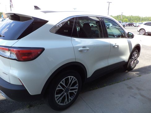 Used 2022 Ford Escape SEL image 6