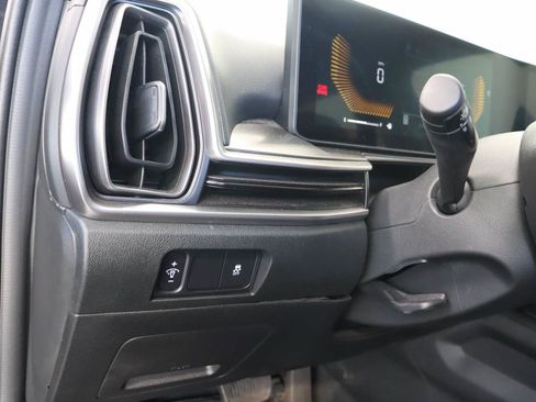 Used 2025 Kia Sorento S FWD image 14
