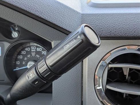 Used 2015 Ford F250 XLT image 11