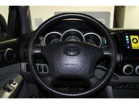 Used 2011 Toyota Tacoma PreRunner image 19