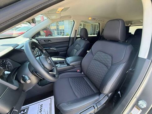 Used 2024 Nissan Pathfinder S w/ Cargo Package FWD image 10