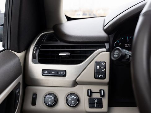 Used 2018 GMC Yukon Denali w/ Open Road Package image 15