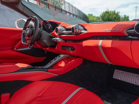 Used 2022 Ferrari 812 GTS RWD image 49