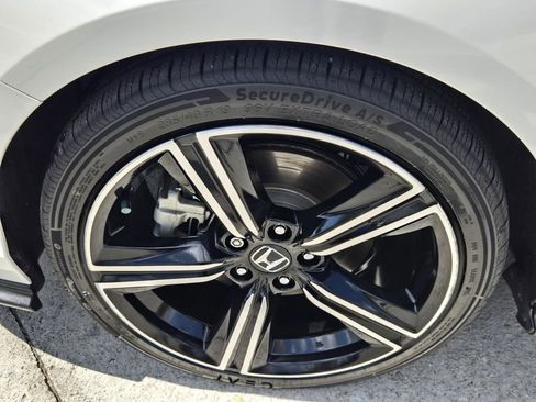 Certified 2023 Honda Accord Sport image 9