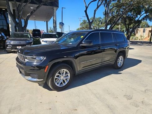 Used 2024 Jeep Grand Cherokee L Laredo w/ Luxury Tech Group I image 2