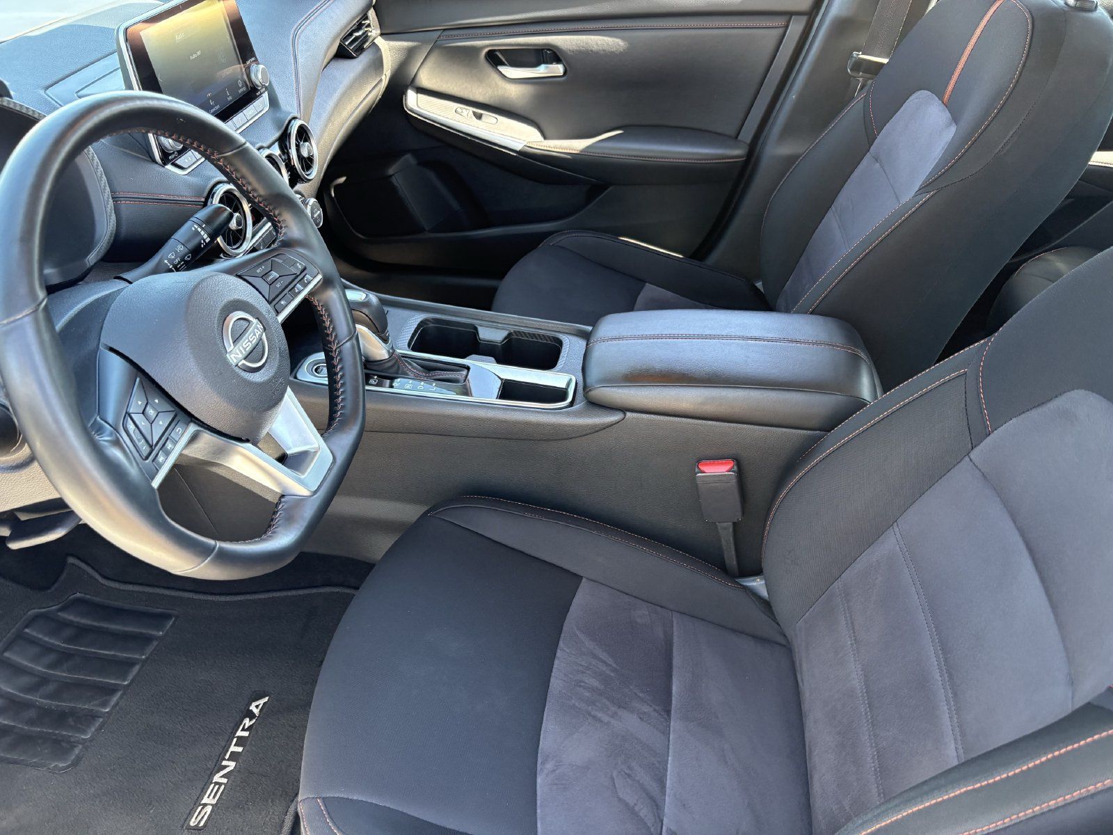 Used 2025 Nissan Sentra SR FWD image 22