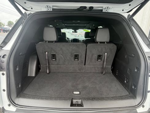 Used 2023 Chevrolet Traverse LT w/ LT Premium Package AWD/4WD image 10