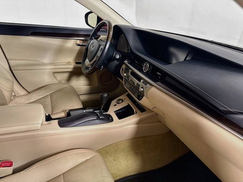 Used 2014 Lexus ES 350 w/ Luxury Package FWD image 28