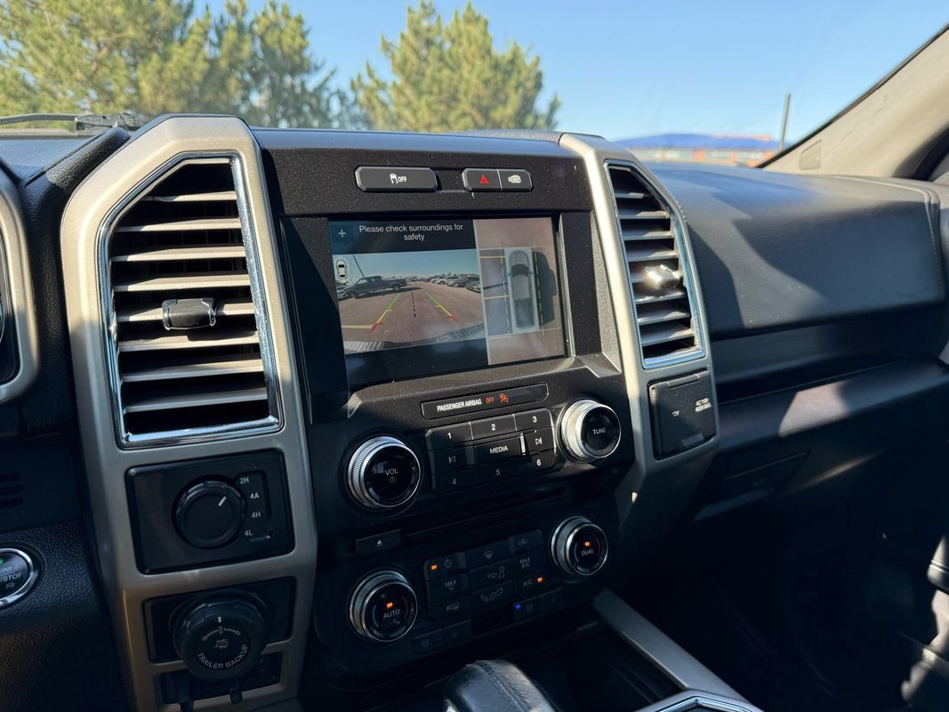 Used 2016 Ford F150 Lariat w/ Equipment Group 502A Luxury AWD/4WD image 33