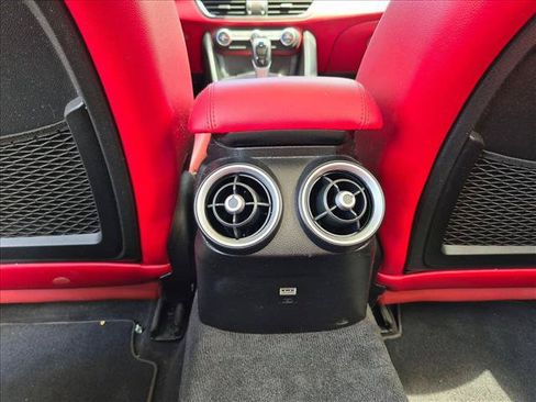 Used 2018 Alfa Romeo Giulia RWD image 17