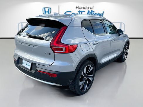 Used 2023 Volvo XC40 B5 Ultimate w/ Protection Package Premier image 7