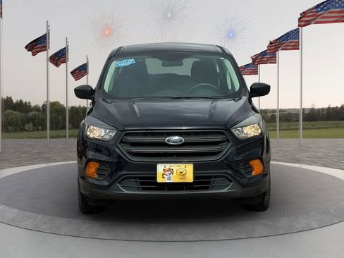 Used 2019 Ford Escape S image 2