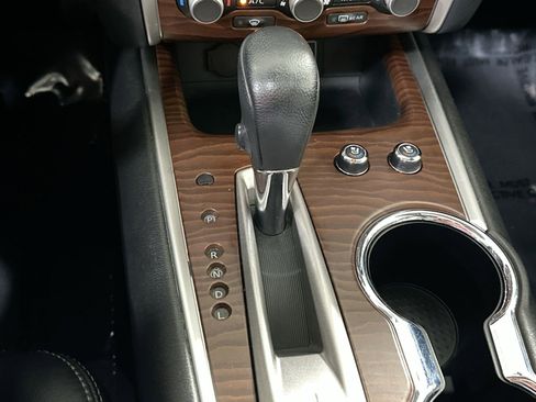 Used 2018 Nissan Pathfinder Platinum image 34