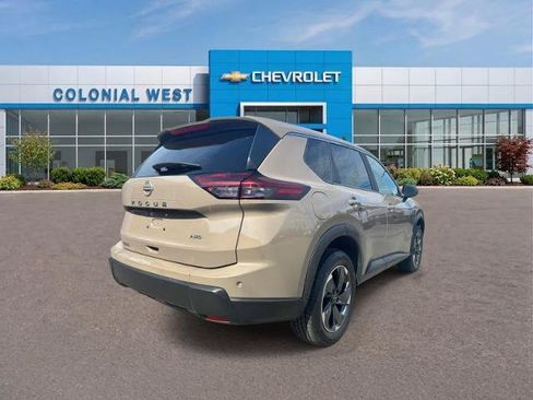 Used 2025 Nissan Rogue SV AWD/4WD image 11