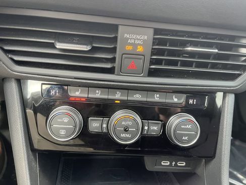 Used 2023 Volkswagen Jetta GLI Autobahn image 29