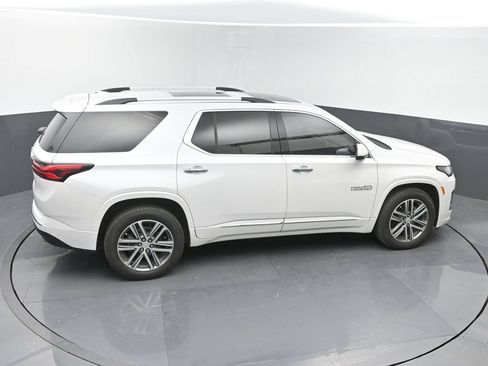 Used 2023 Chevrolet Traverse High Country FWD image 34