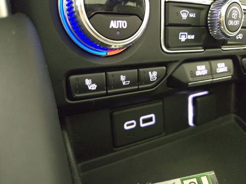 Used 2022 GMC Yukon SLT w/ SLT Premium Package image 28