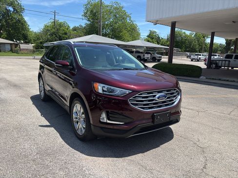 Used 2021 Ford Edge Titanium FWD image 3