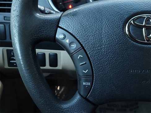 Used 2011 Toyota Tacoma PreRunner image 19