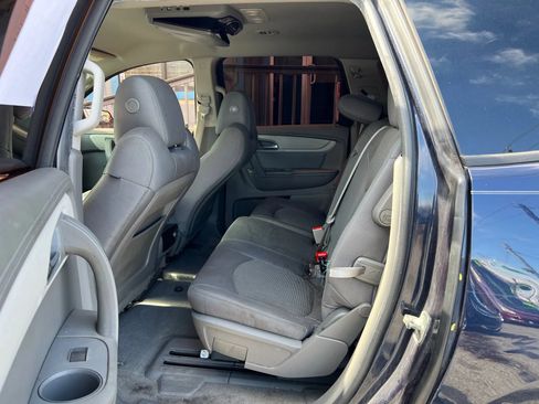 Used 2015 Chevrolet Traverse LS FWD image 11