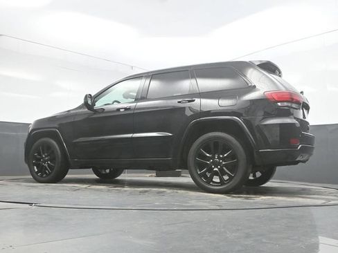 Used 2018 Jeep Grand Cherokee Altitude AWD/4WD image 37