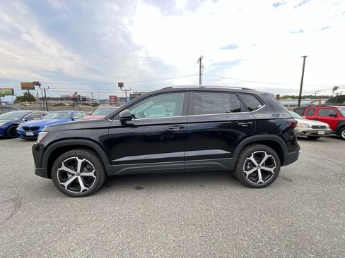 New 2025 Volkswagen Taos SEL image 5