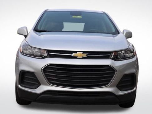 Used 2018 Chevrolet Trax LS image 3