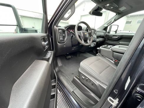 Used 2024 Chevrolet Silverado 2500 Custom w/ Custom Value Package image 18