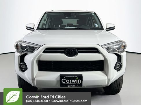Used 2024 Toyota 4Runner SR5 Premium w/ Moonroof Package AWD/4WD image 4