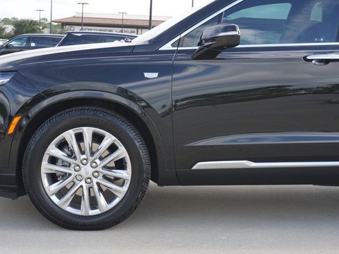 Used 2023 Cadillac XT6 Premium Luxury w/ Technology Package image 10