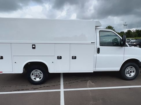 New 2025 GMC Savana 3500 w/ Power Convenience Package image 41