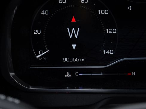 Used 2023 GMC Yukon AT4 w/ AT4 Premium Package AWD/4WD image 24