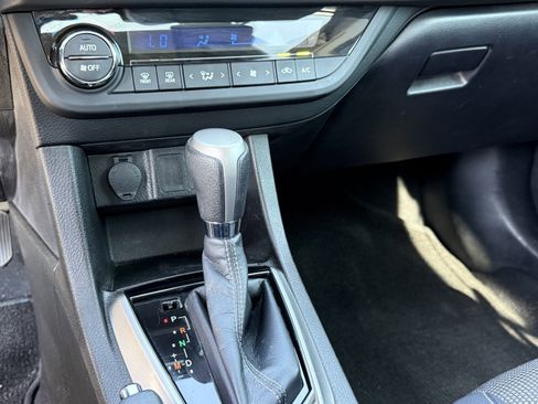 Used 2015 Toyota Corolla S image 24