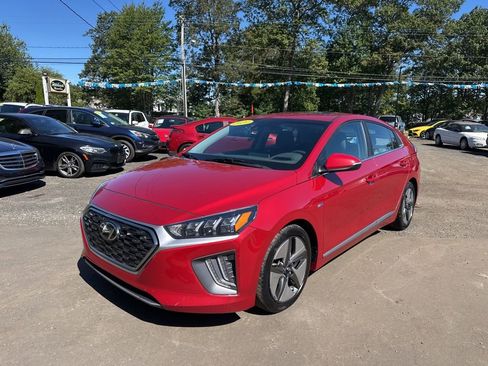 Used 2020 Hyundai Ioniq SEL FWD image 1