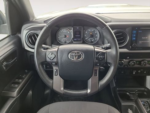 Used 2019 Toyota Tacoma TRD Sport AWD/4WD image 12