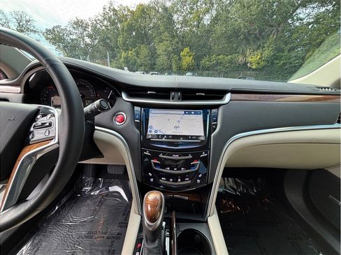 Used 2019 Cadillac XTS Luxury image 11
