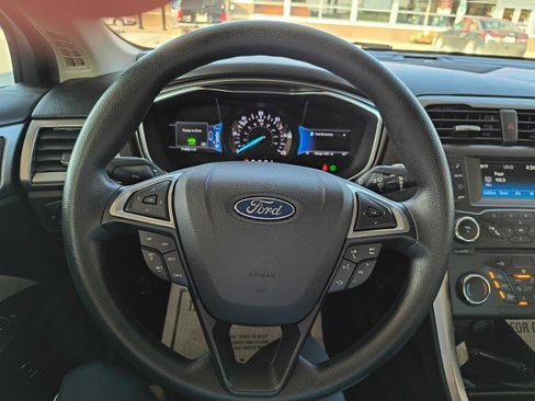 Used 2018 Ford Fusion S image 20