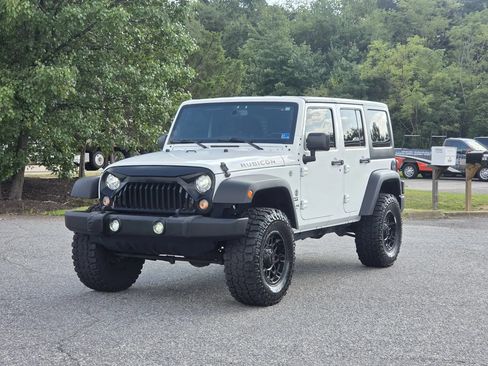 Used 2017 Jeep Wrangler Unlimited Sport w/ Quick Order Package 23S AWD/4WD image 4