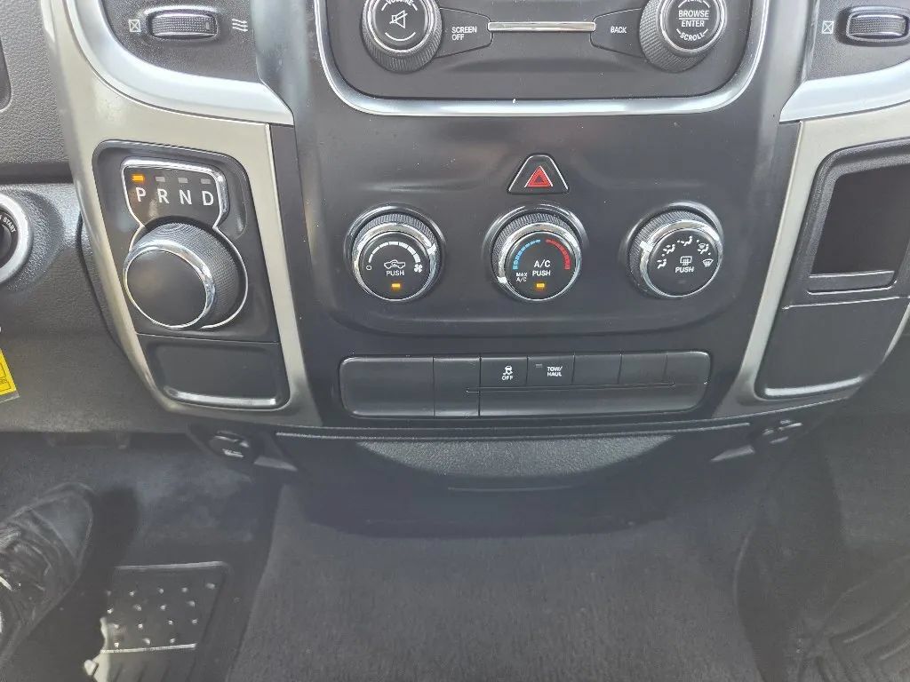 Used 2015 RAM 1500 Classic SLT RWD image 32